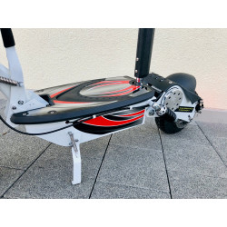 Elektro Scooter 500W weiss mit fetten Allwetter Reifen